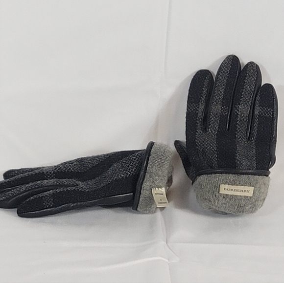 SOLD Burberry Charcoal and Black Leather Check Gloves Size M/L - Picture 4 of 9